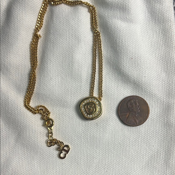 Dior Gold Necklace with Floral Packaging - Picture 5 of 7